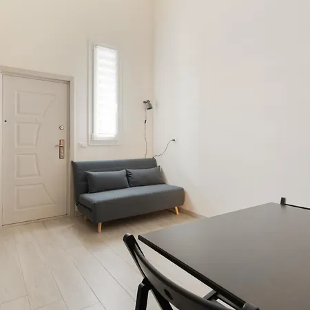 Guesthost - Cozy Loft With Mezzanine 公寓 *