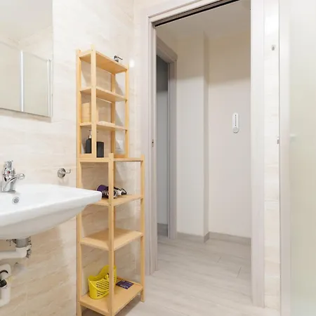 Guesthost - Cozy Loft With Mezzanine Appartamento